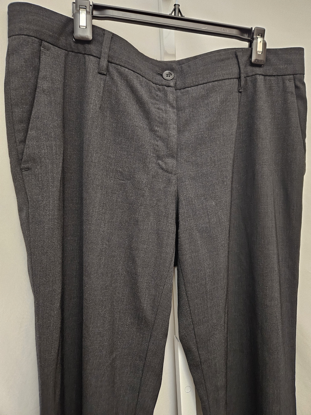 Dolce&Cabbana Women's Classic Gray Dress Pants - Versatile Office Trousers